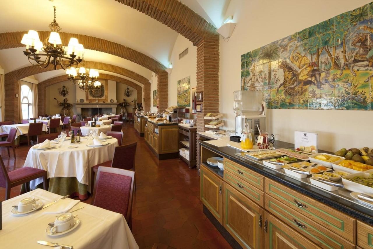 Parador De Benavente Esterno foto