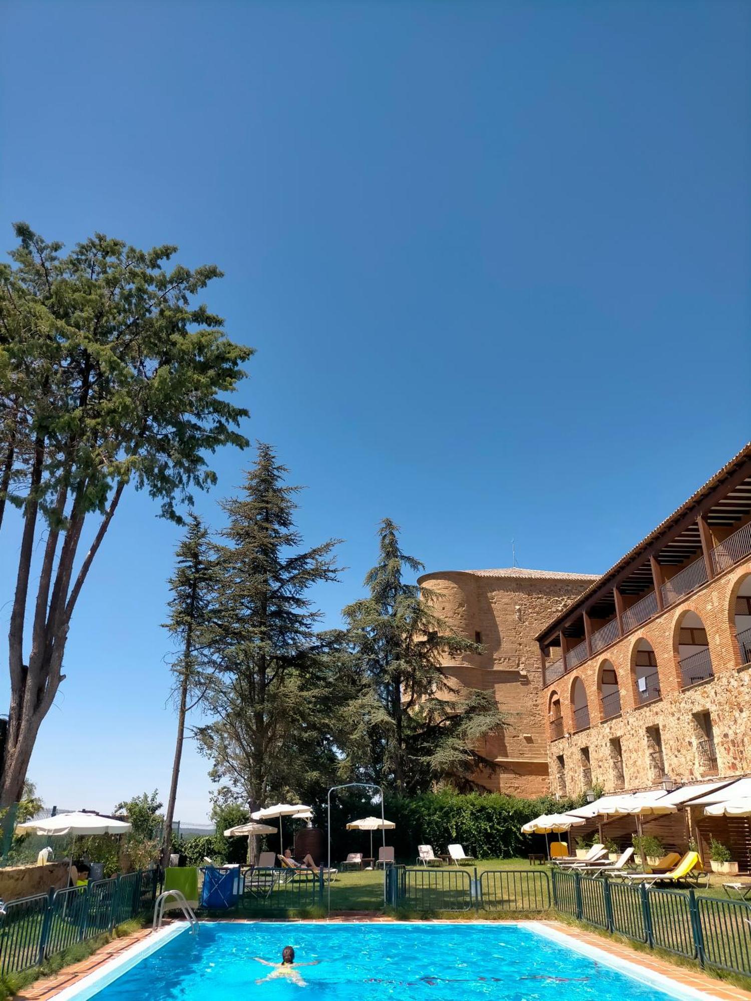 Parador De Benavente Esterno foto