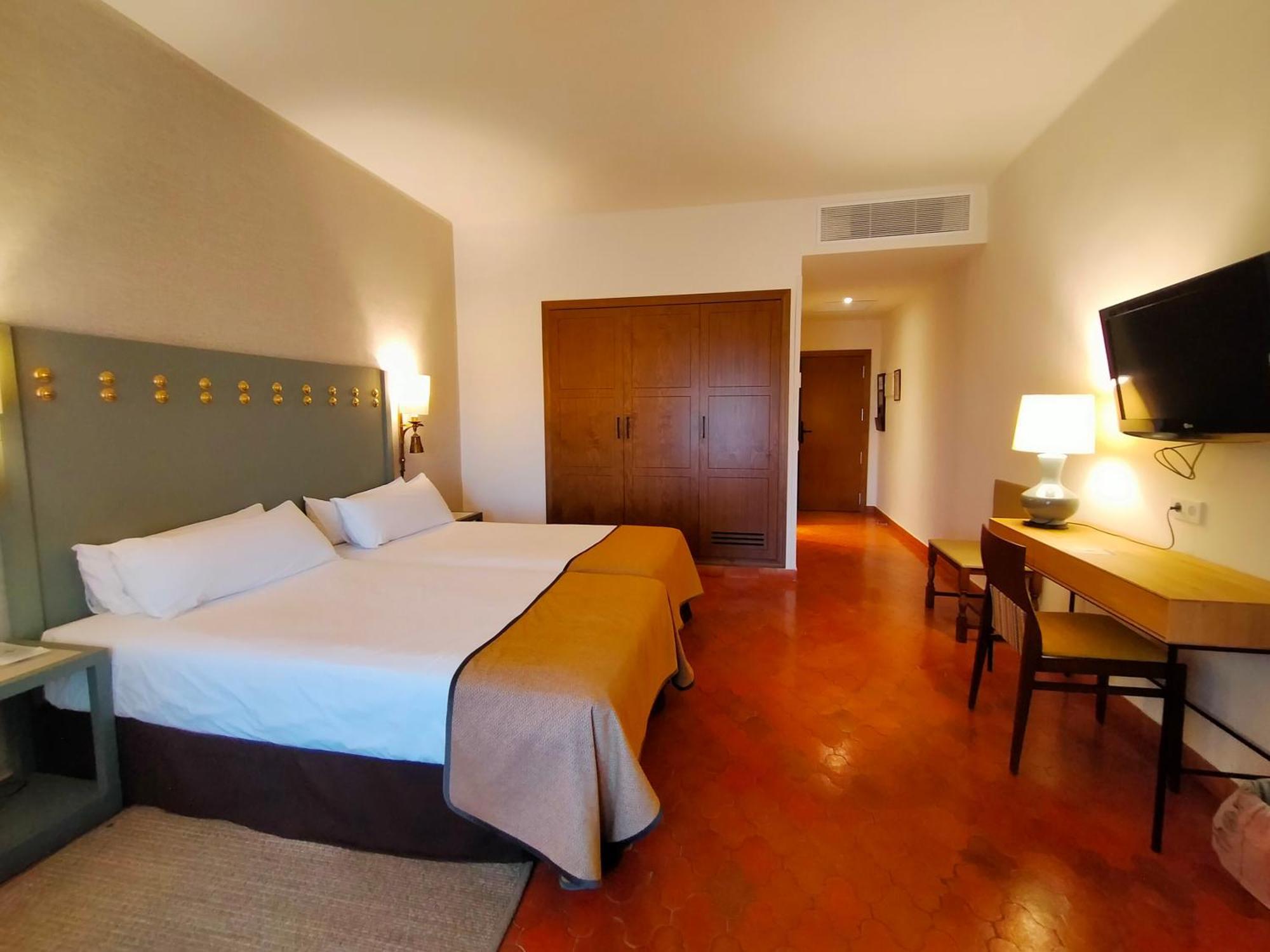 Parador De Benavente Esterno foto