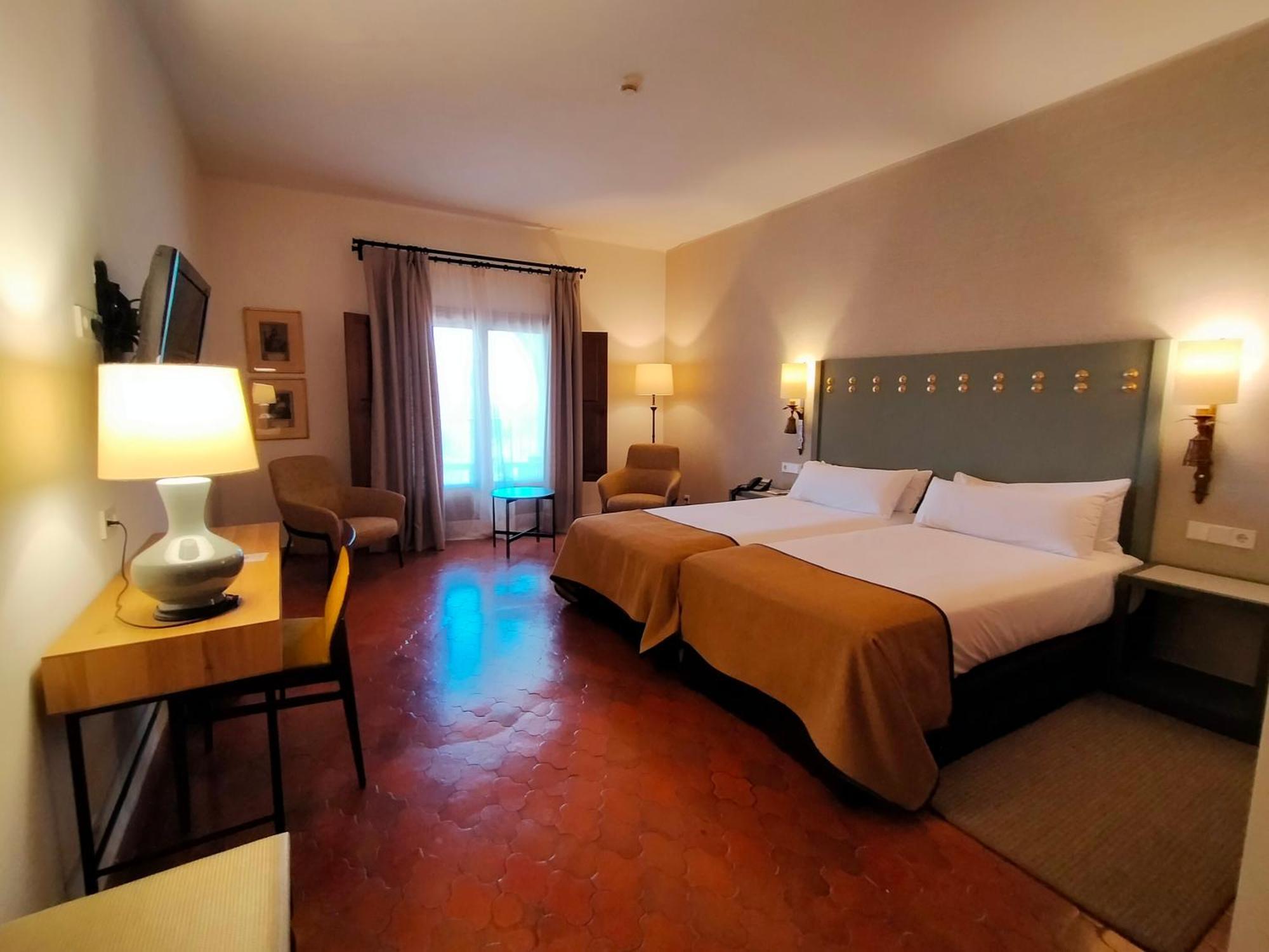 Parador De Benavente Esterno foto