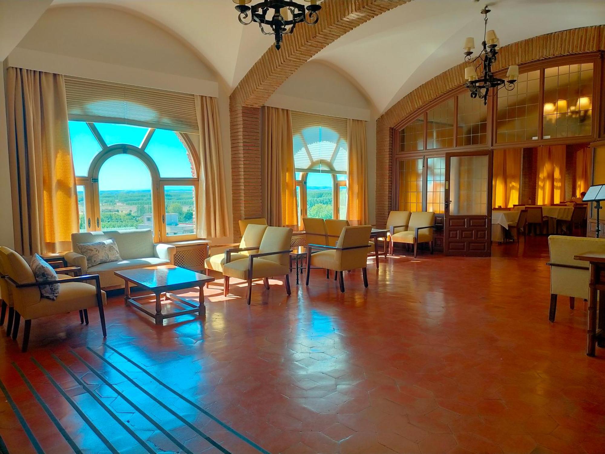 Parador De Benavente Esterno foto