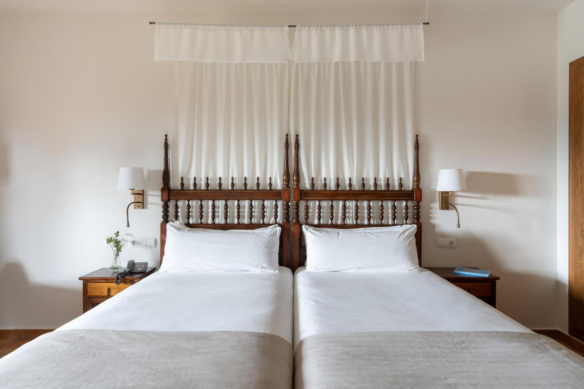 Parador De Benavente Esterno foto