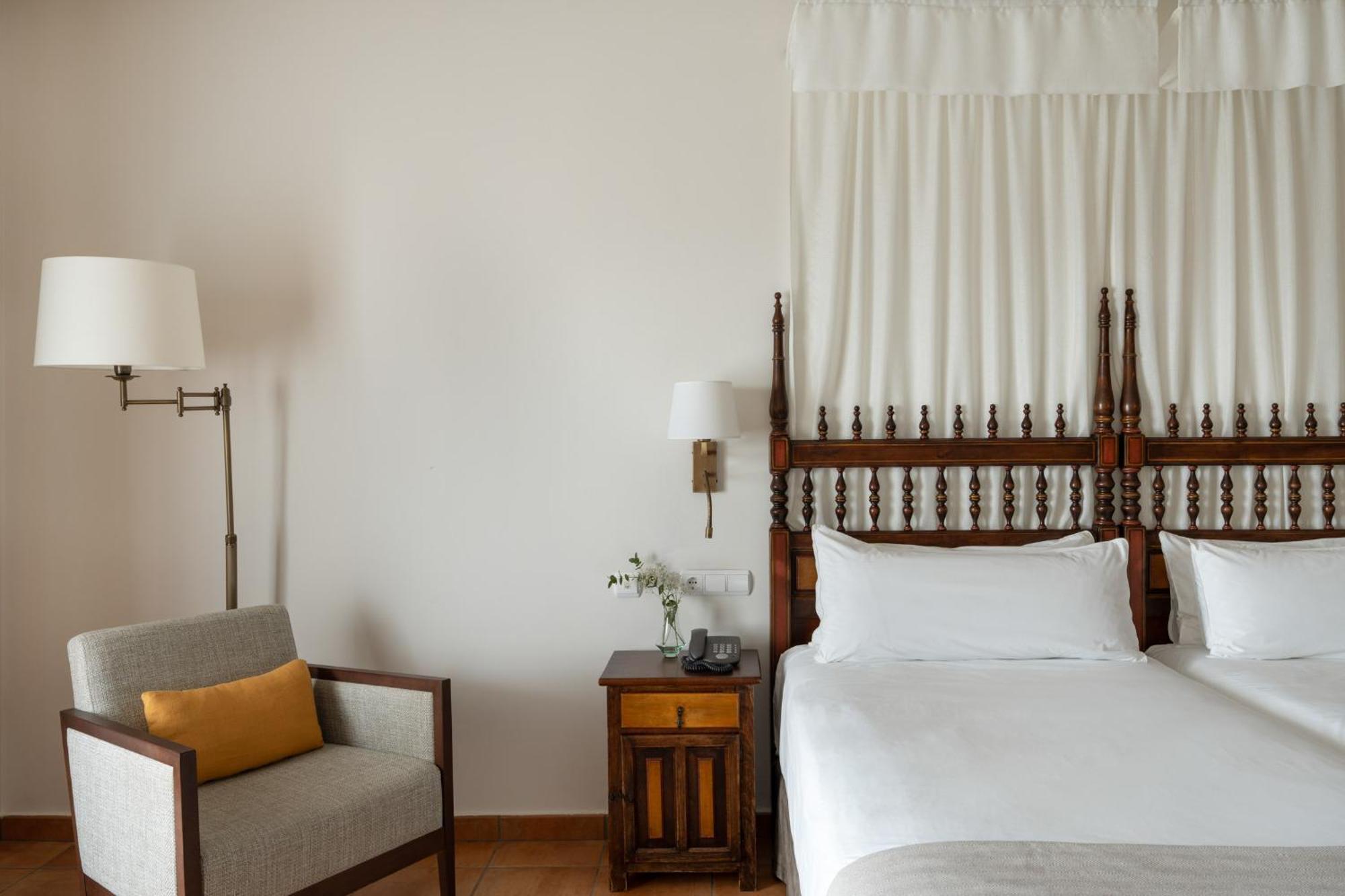 Parador De Benavente Esterno foto